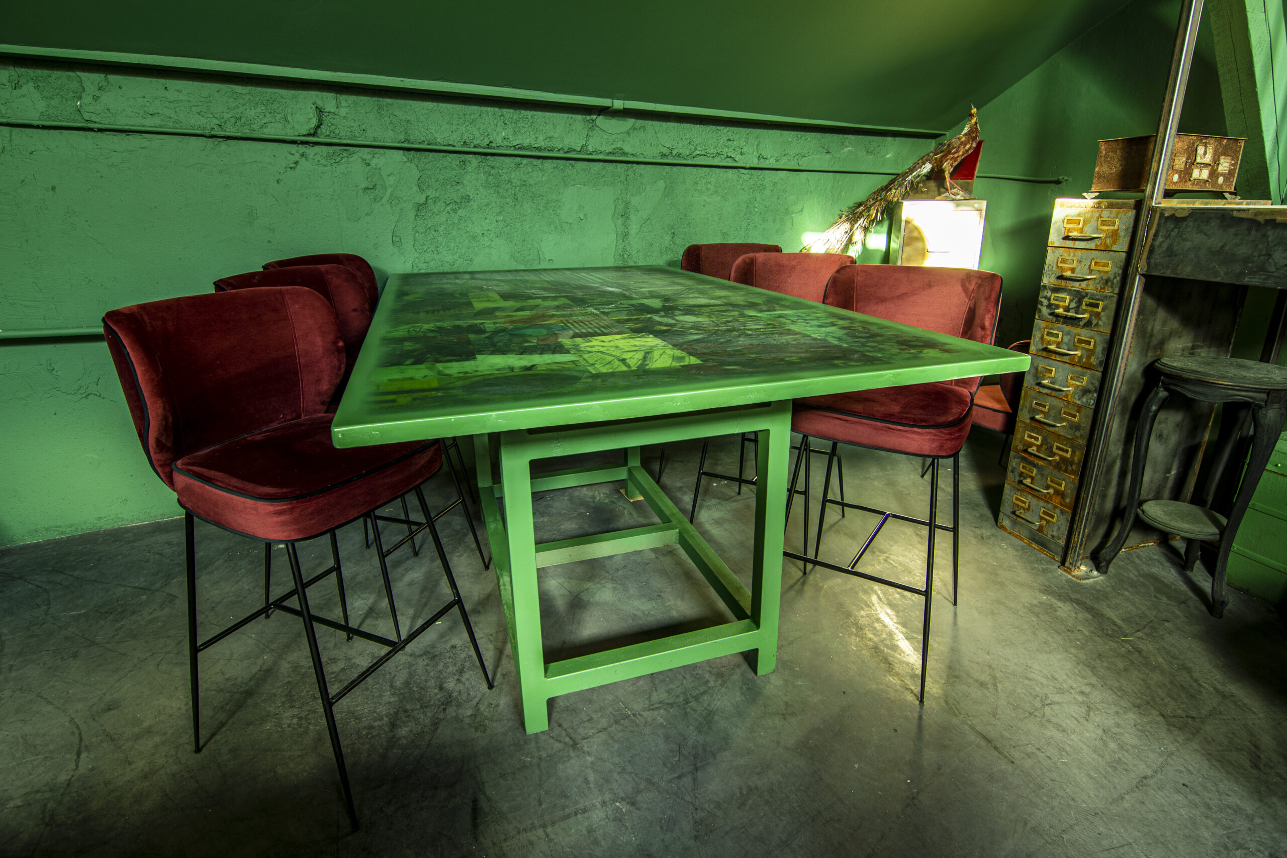 Table haute de bureau résine verte